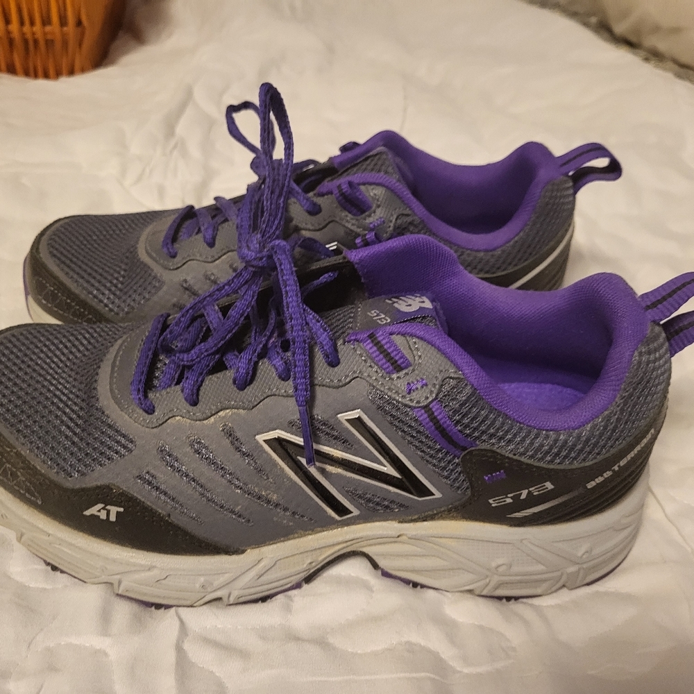 New Balance Tennis Shoes